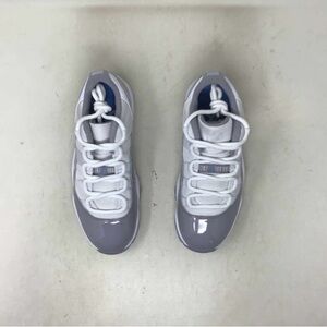 Jordan 11 low grey cement